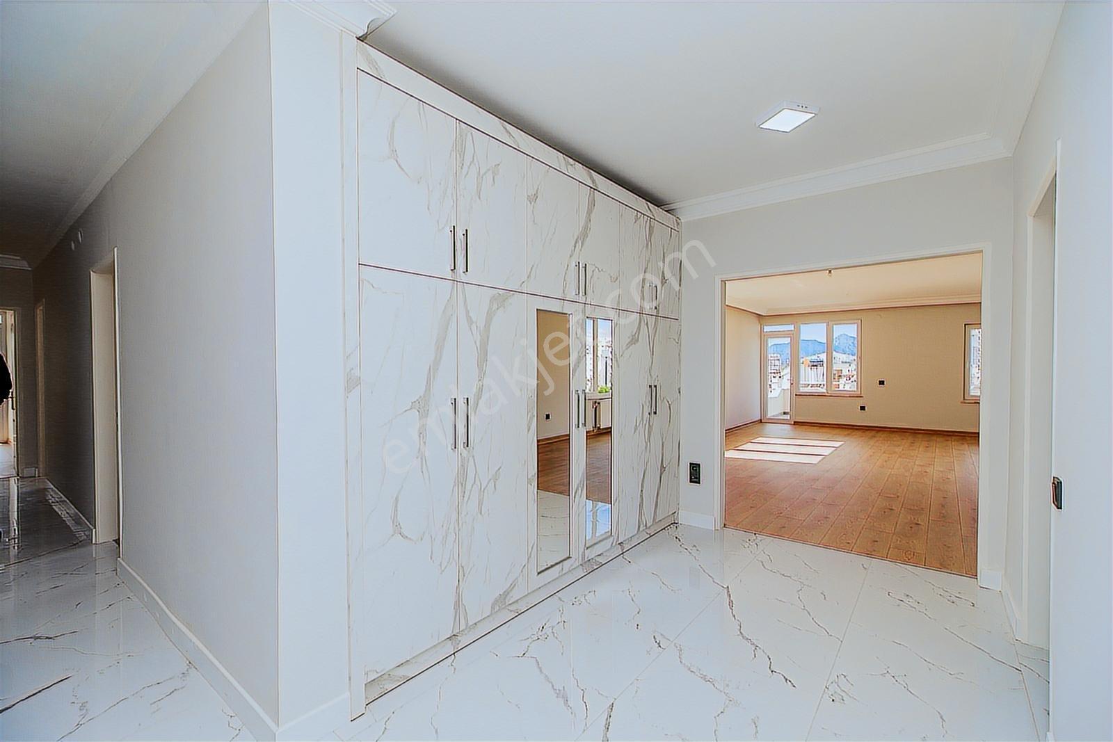 Yeşilbahçe'de Denize 5 Dk İçi Full Yapılı 3+1 180 M2 Satılık - Görsel 34