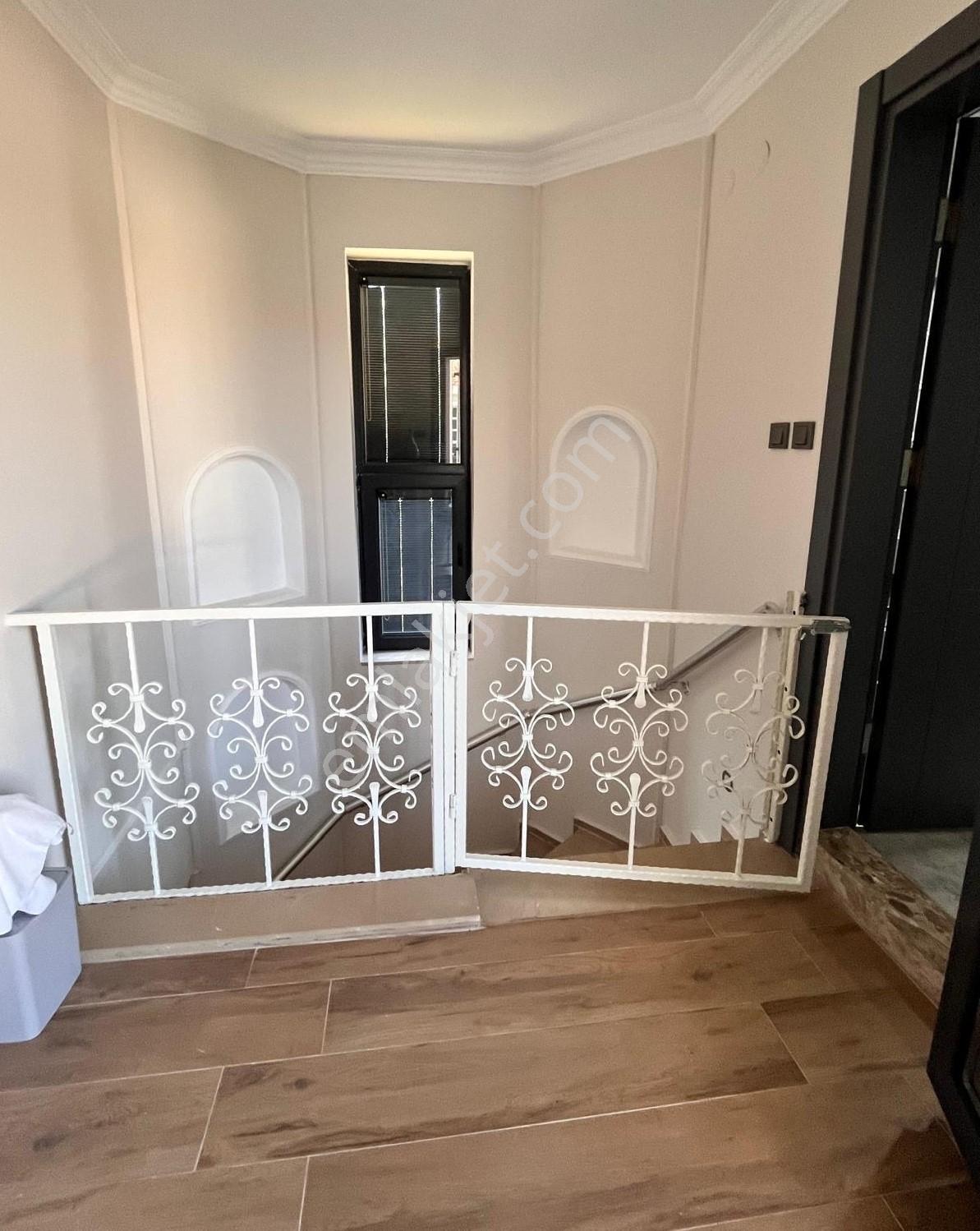 Denize Sıfır Sitede, Havuzlu Villa - Görsel 26