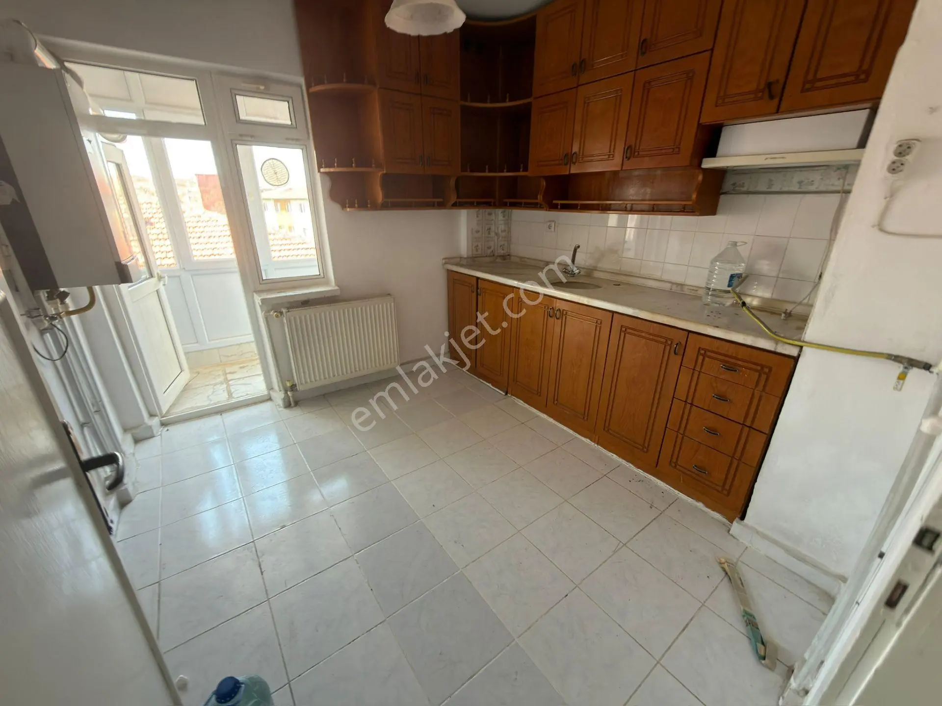 Sincan Malazgirt Mah Kredi Lmtsz Salon Bğmsız Katta Satılık 3+1 - Görsel 3