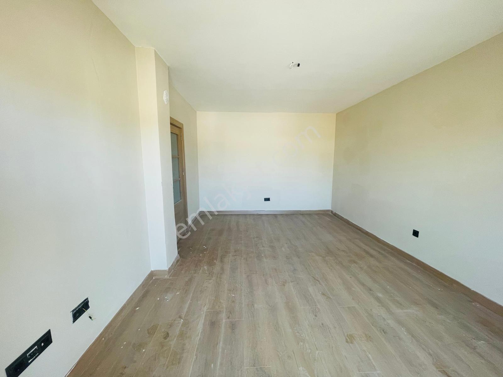Re/max Selhattin'den Maltepe Toki Atış Okulun'da 2+1 Daire - Görsel 5