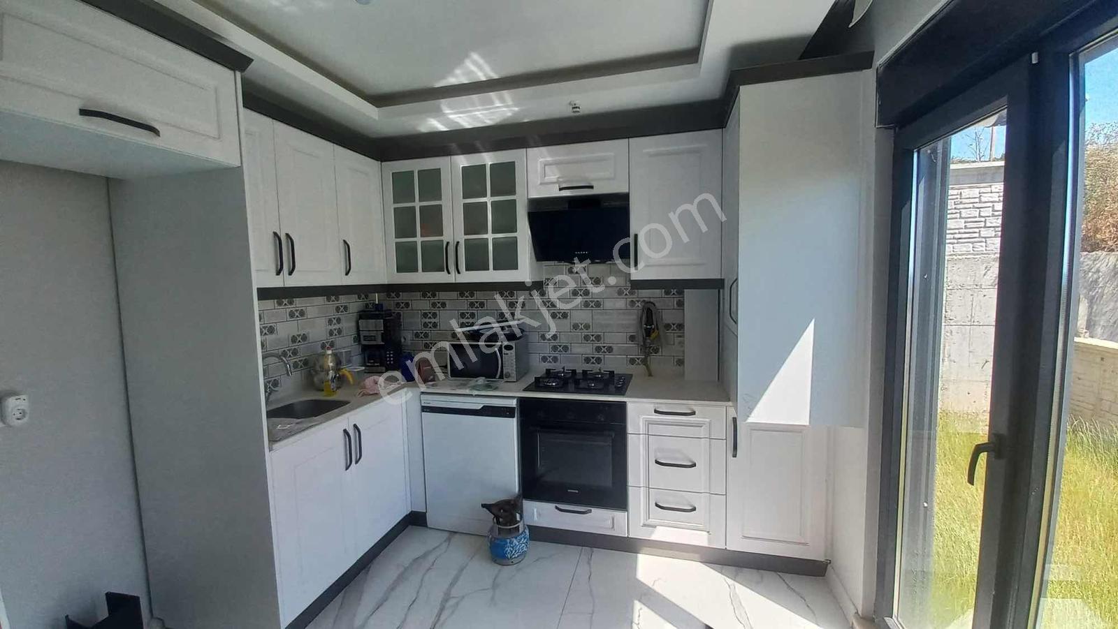 Gümüş Emlak'tan İğdebağlarında Eşyalı Havuzlu Kiralık Villa - Görsel 8
