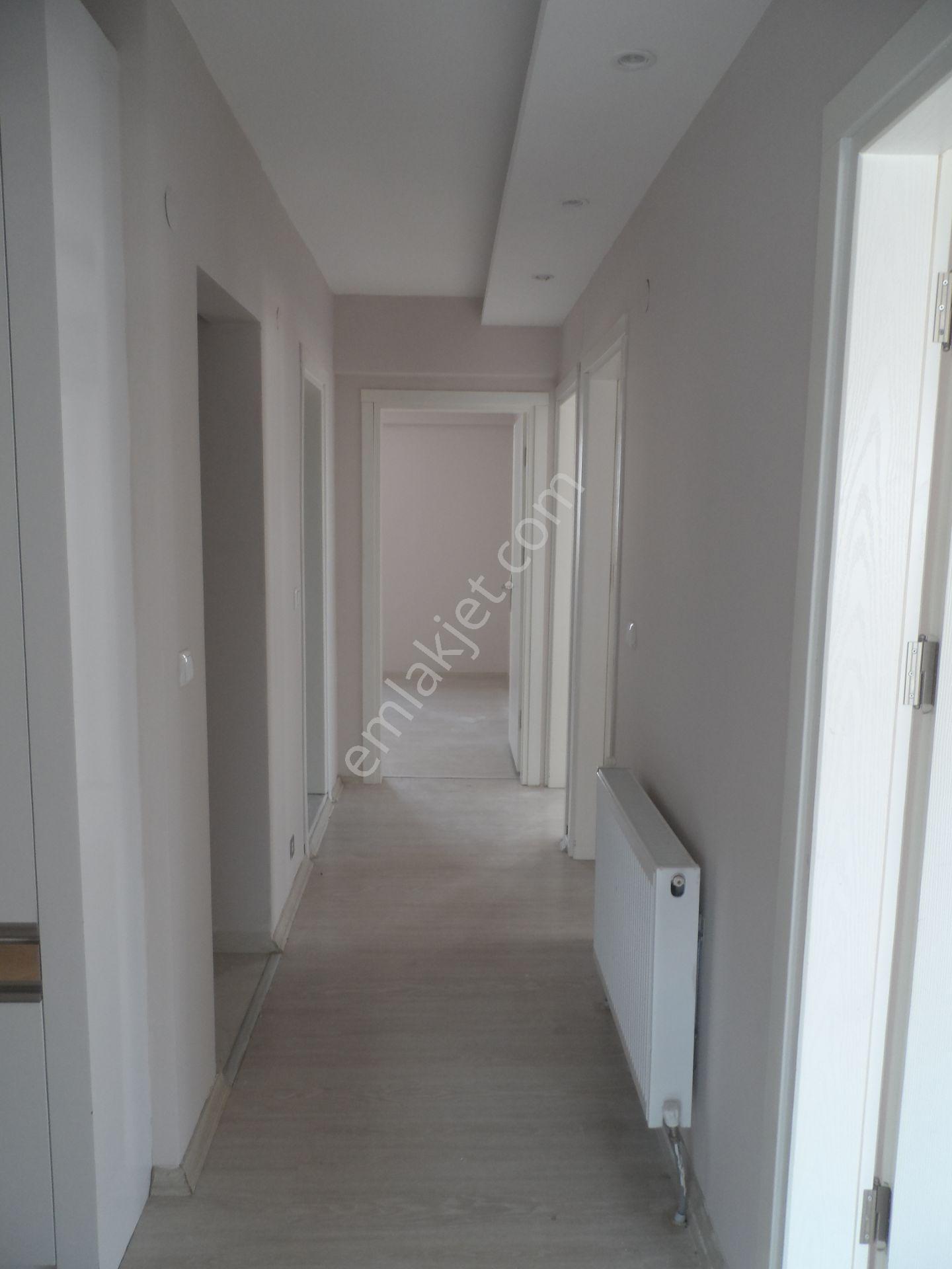 Nazilli Ege Emlak Ofisinden Yeşil Mah. Site İçerisinde, Asansörlü, Doğalgaz Kombili Kiralık Daire - Görsel 9