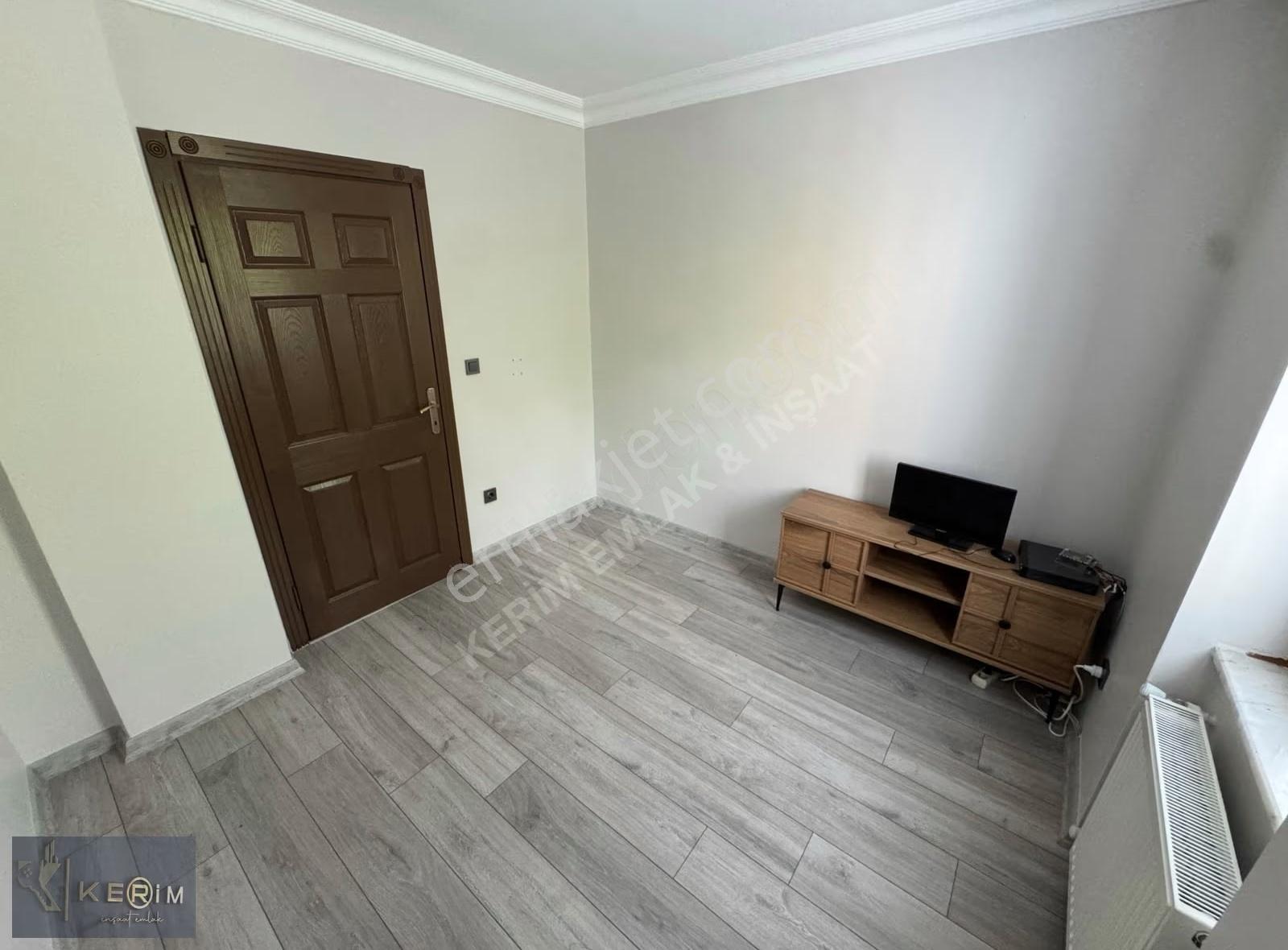 Kerim'den Altınoluk'da Havuzlu Sitede Kiralık 4+1 Müstakil Villa - Görsel 22