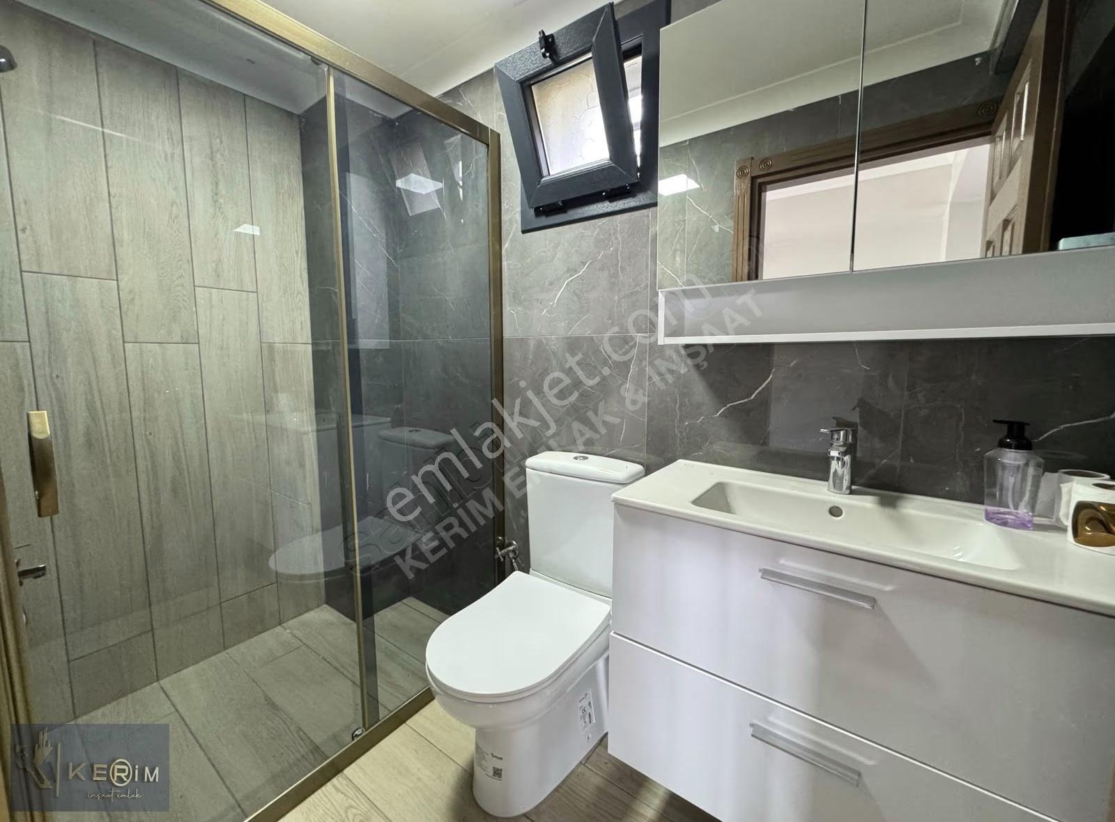 Kerim'den Altınoluk'da Havuzlu Sitede Kiralık 4+1 Müstakil Villa - Görsel 8