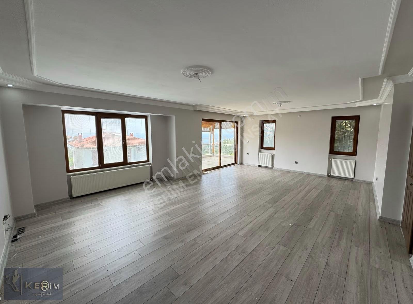 Kerim'den Altınoluk'da Havuzlu Sitede Kiralık 4+1 Müstakil Villa - Görsel 6