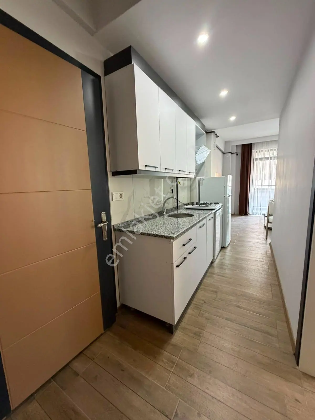Denizli Merkez Bağbaşında Kiralık Balkonlu 1+1 Eşyalı Sıfır Apart