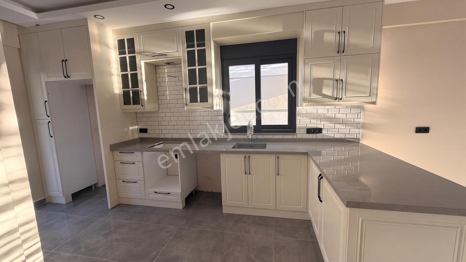 Eşyasız 4+1 Sıfır Müstakil Havuzlu Otoparklı Villa - Görsel 18