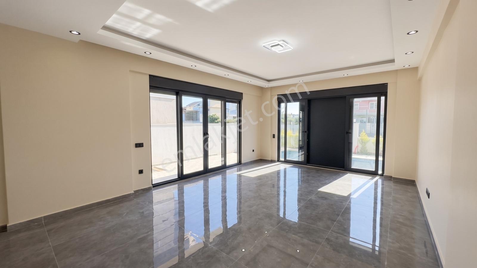 Eşyasız 4+1 Sıfır Müstakil Havuzlu Otoparklı Villa - Görsel 16