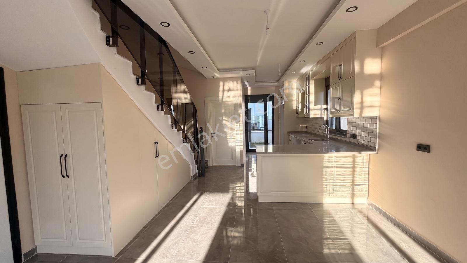 Eşyasız 4+1 Sıfır Müstakil Havuzlu Otoparklı Villa - Görsel 17