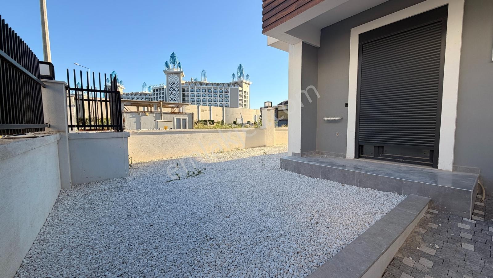 Eşyasız 4+1 Sıfır Müstakil Havuzlu Otoparklı Villa - Görsel 3