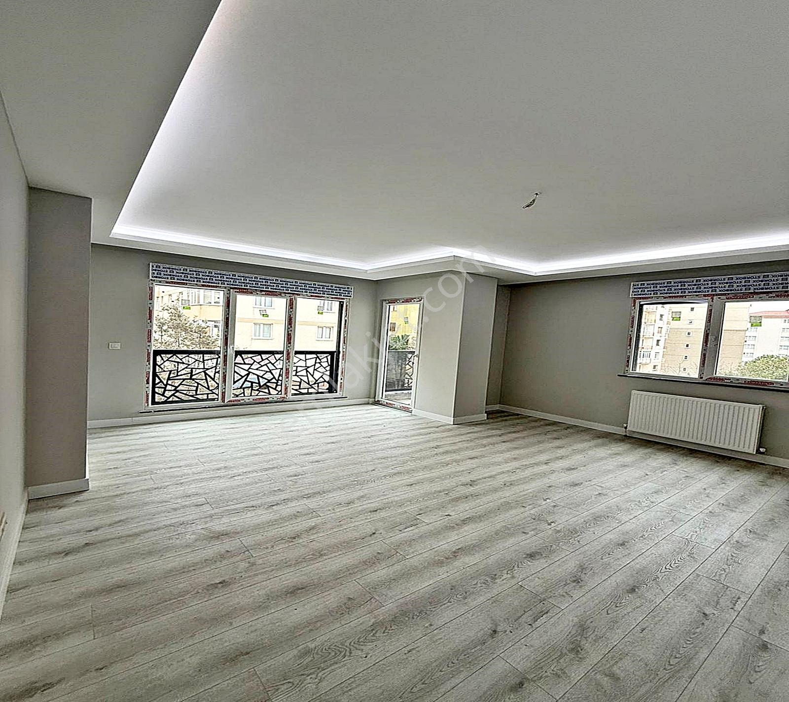 Ataşehir İçerenköy'de Cadde Üzeri K.otoparklı 3+1 Satılık Daire - Görsel 13