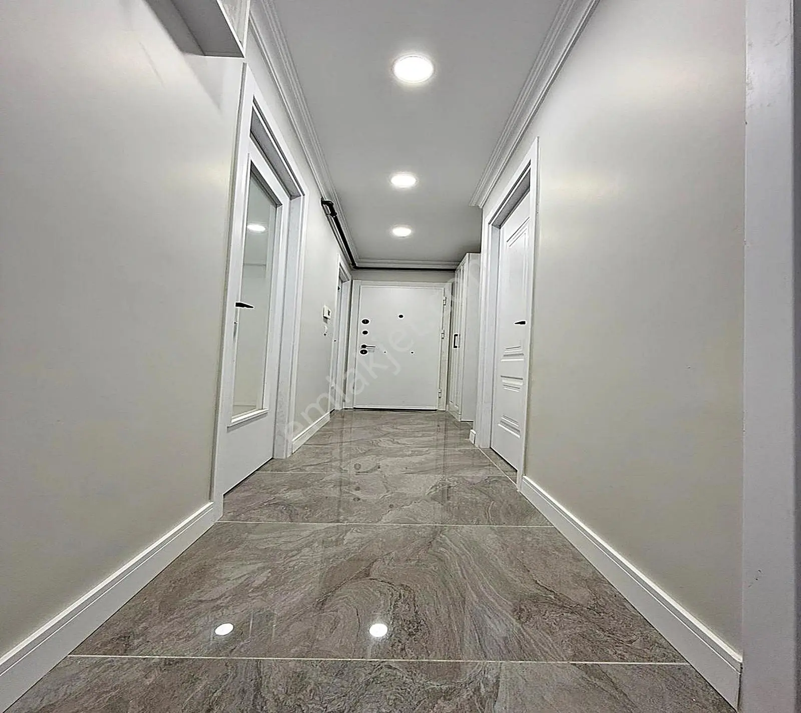 Ataşehir İçerenköy'de Cadde Üzeri K.otoparklı 3+1 Satılık Daire - Görsel 34