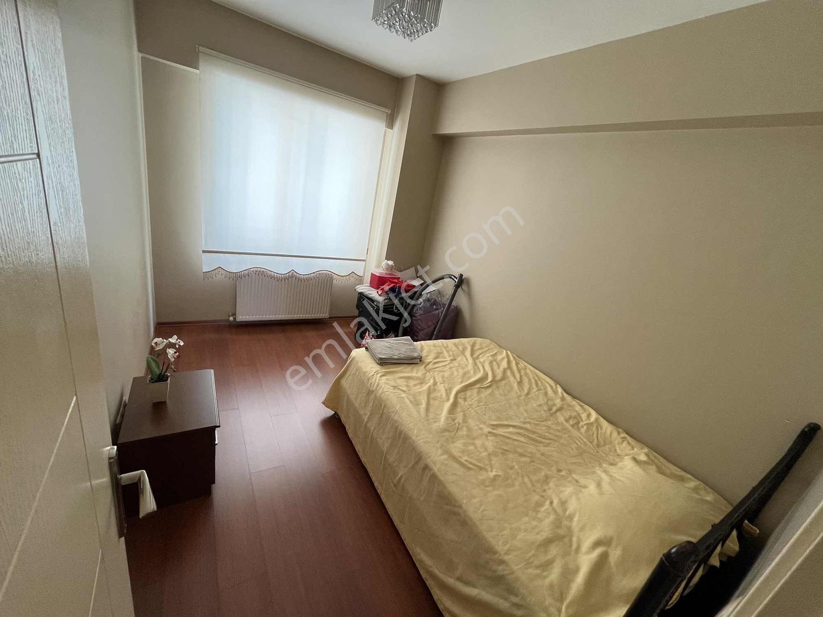 Beylikdüzü Narçiçeği Sitesi 3+1 6.kat 146 M2 Full Eşyalı - Görsel 17