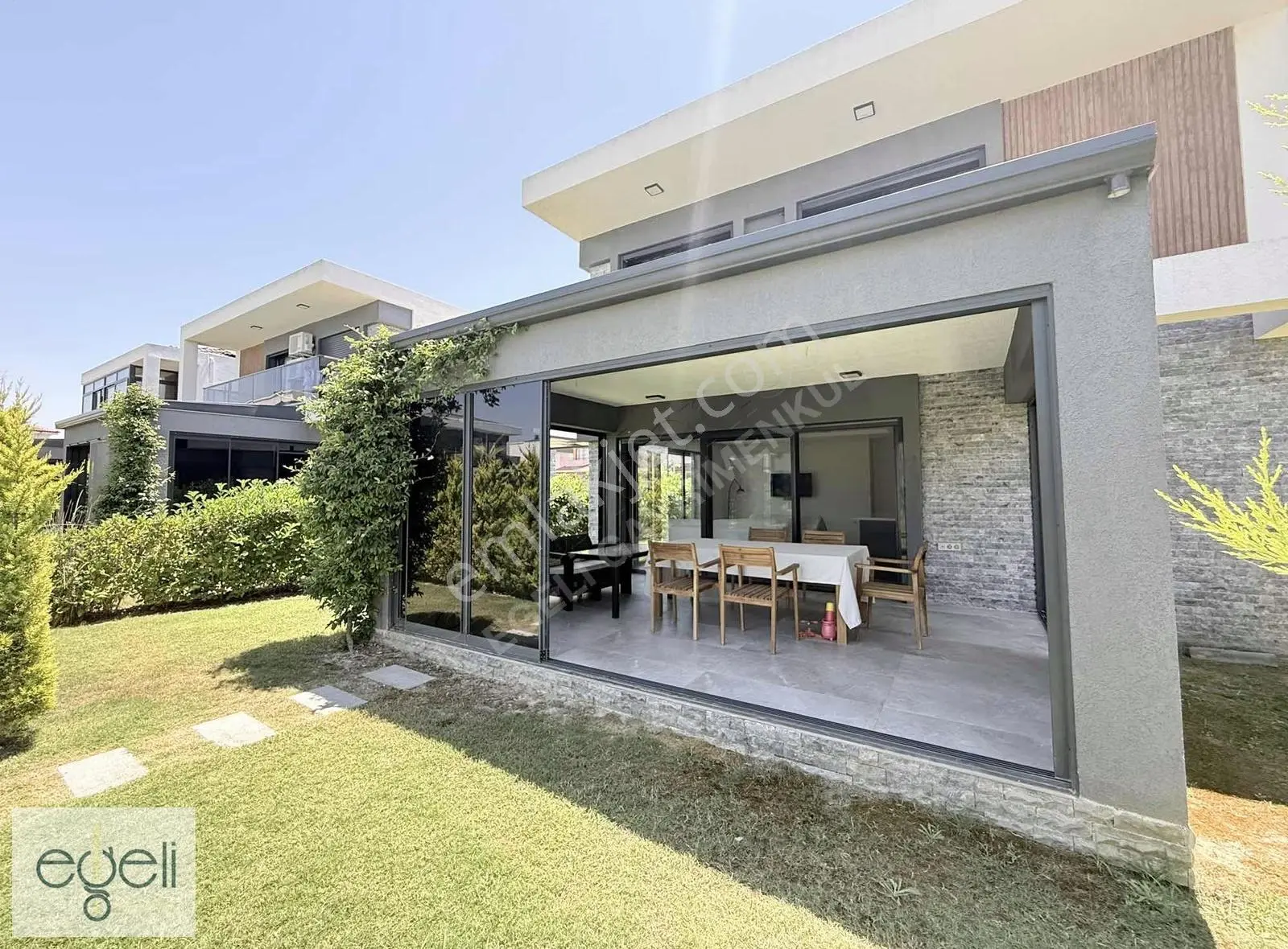 Davutlar Sahilin De 3+1 Müstakil Tadın Da Villa