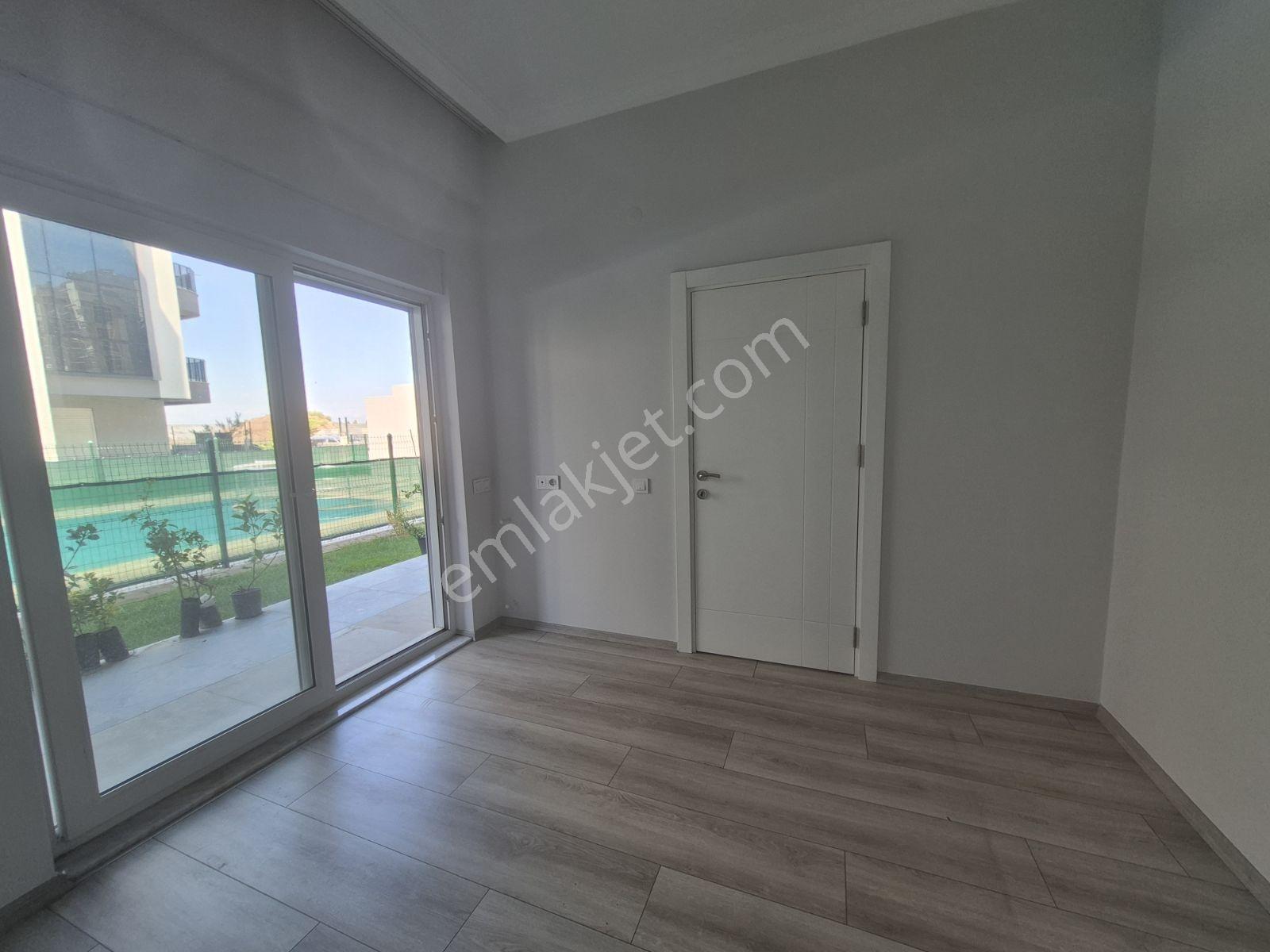 Bahçe Kullanımlı Site İçi Havuz Başı 1+1 - Görsel 16