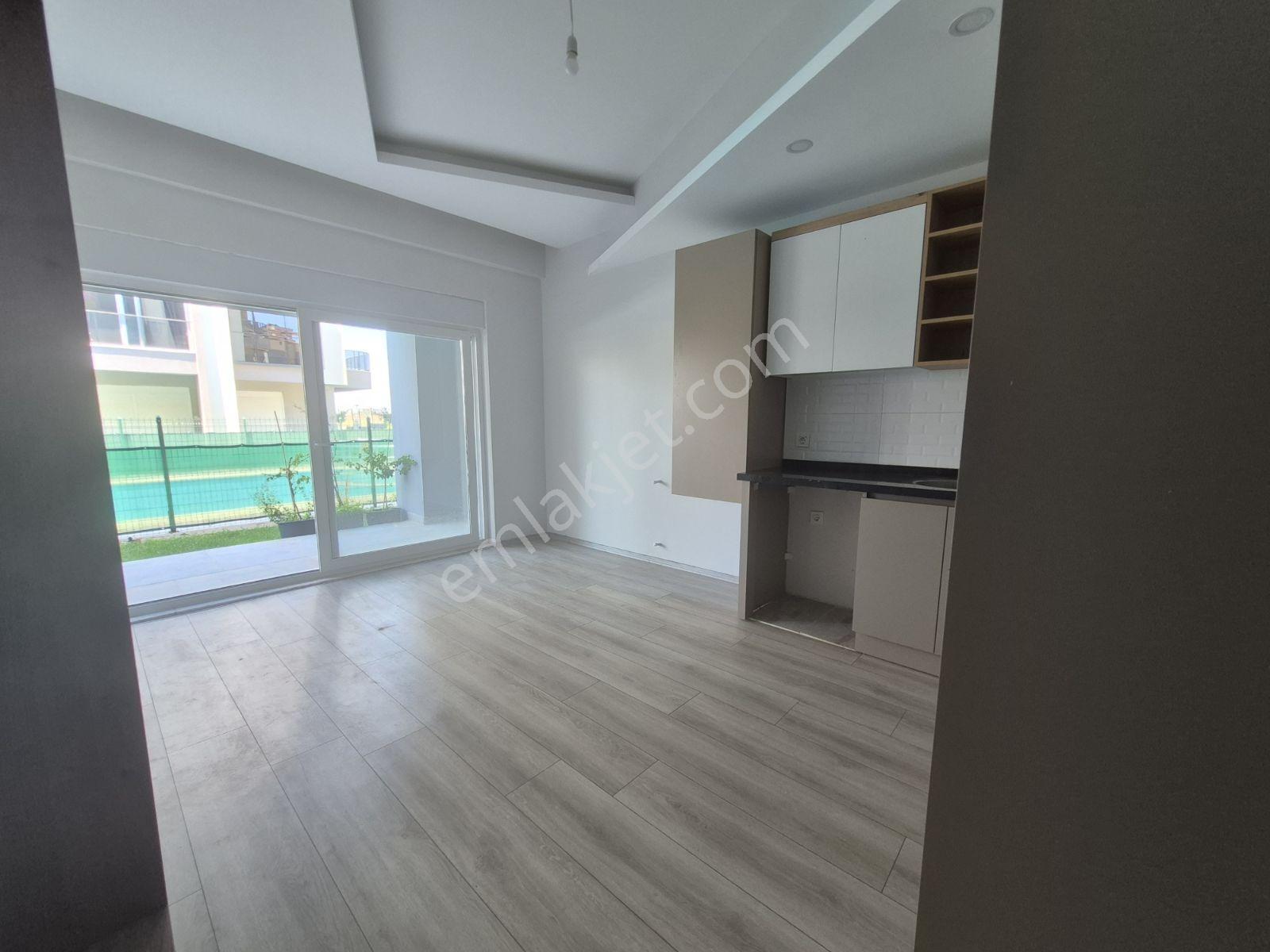 Bahçe Kullanımlı Site İçi Havuz Başı 1+1 - Görsel 6