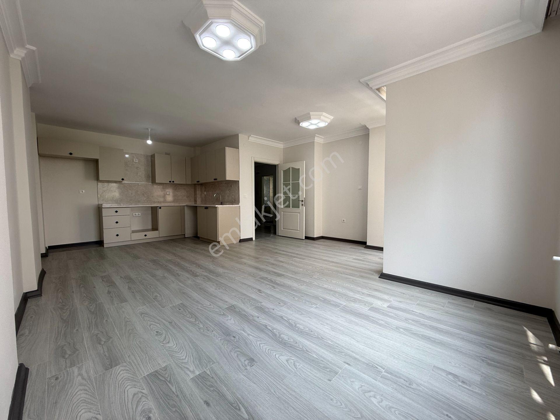 Kenan Evren'de 3+1 150 M2 Full Yapılı-iskanlı Satılık Daire