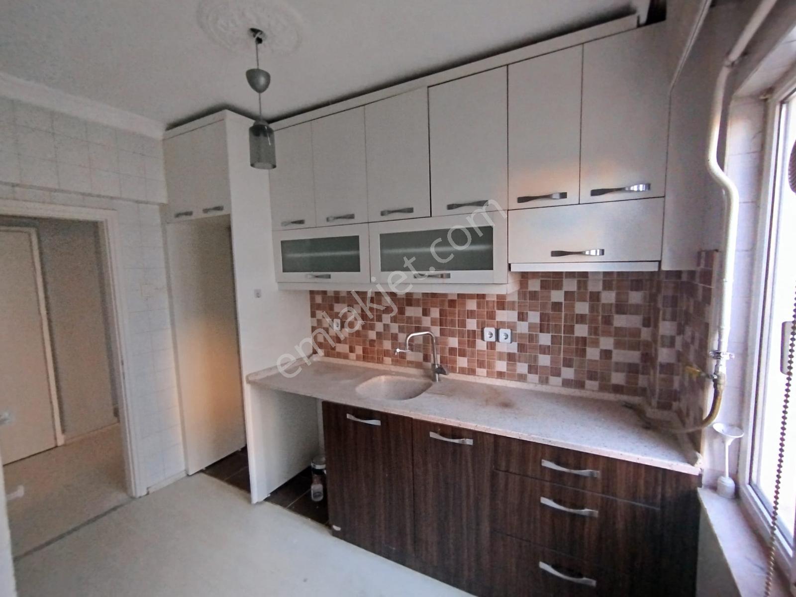 Derince Yenikent'te Arakat Kiralık 3+1 Daire - Görsel 3