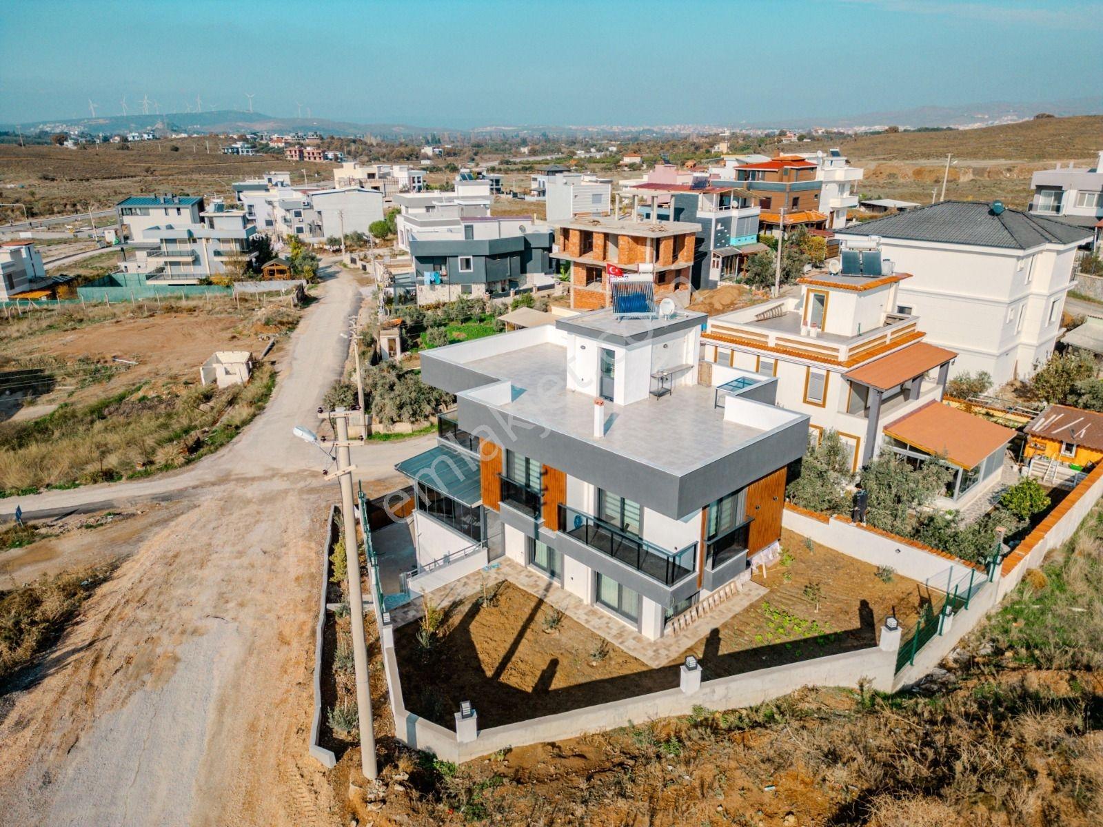 Akarca'da Huzurlu Yaşamı Konforla Buluşturan Özel Tripleks Villa - Görsel 4