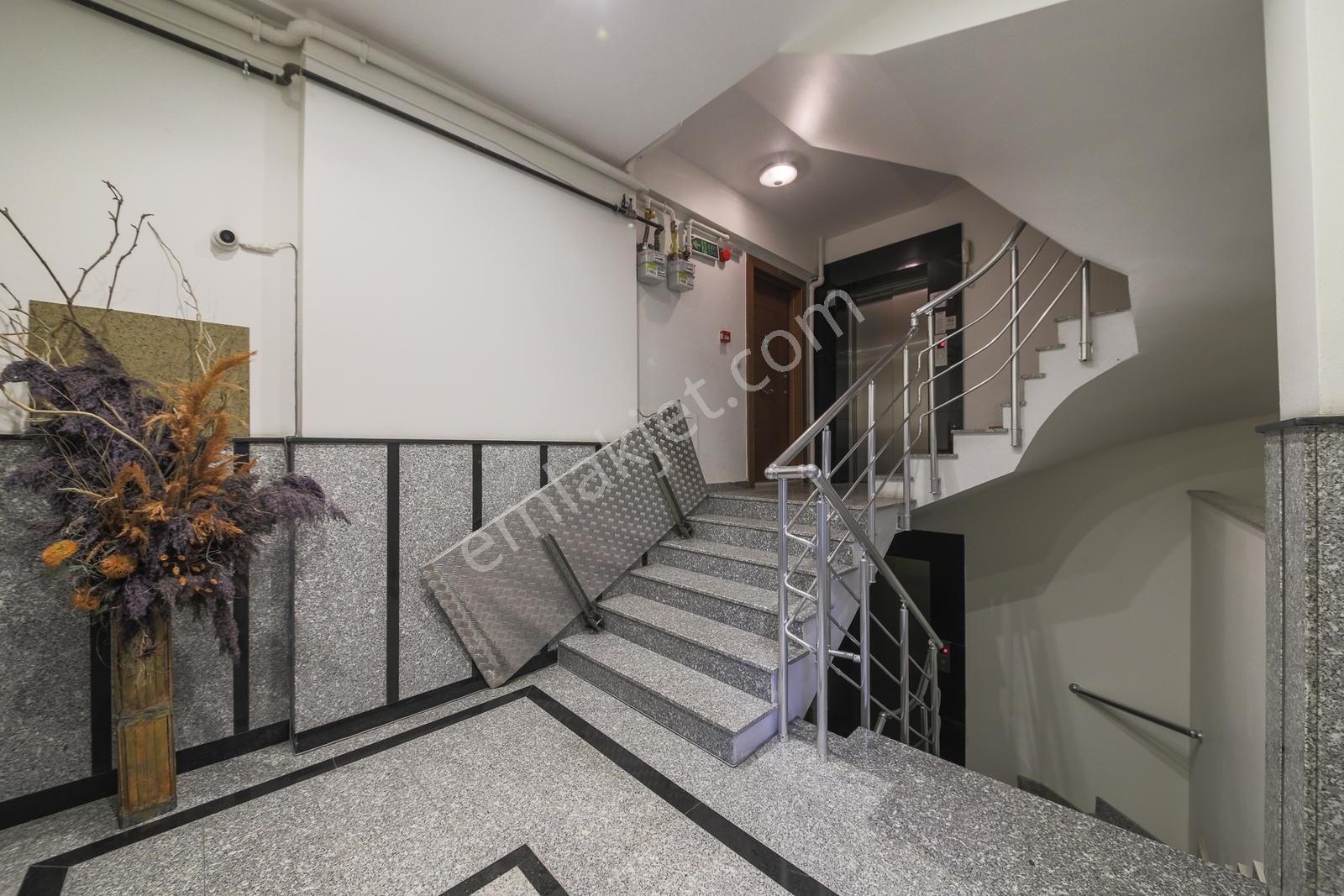Bostancı Sahilde Deniz Manzaralı Kiralık 4+1 Dubleks Daire - Görsel 39