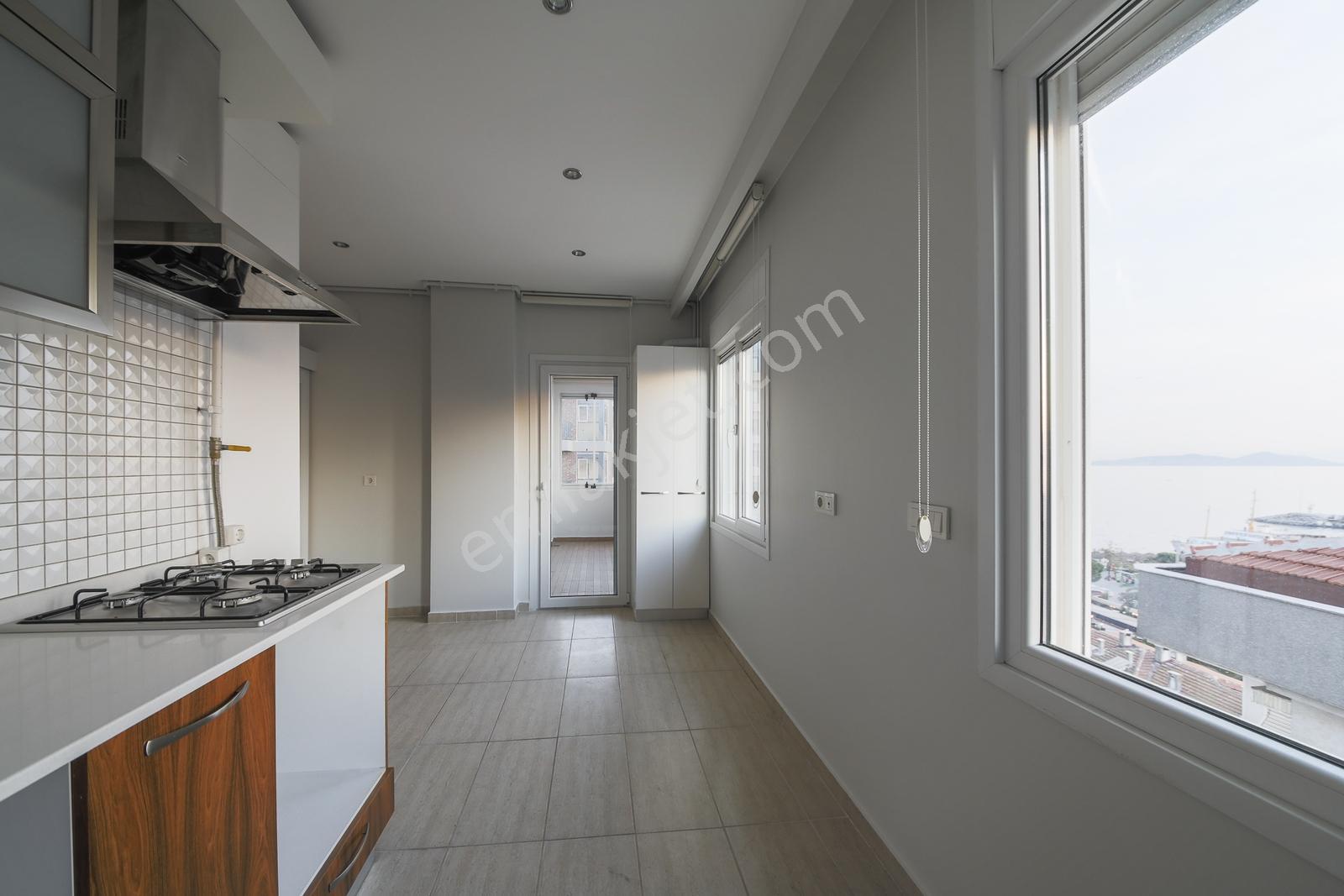 Bostancı Sahilde Deniz Manzaralı Kiralık 4+1 Dubleks Daire - Görsel 7