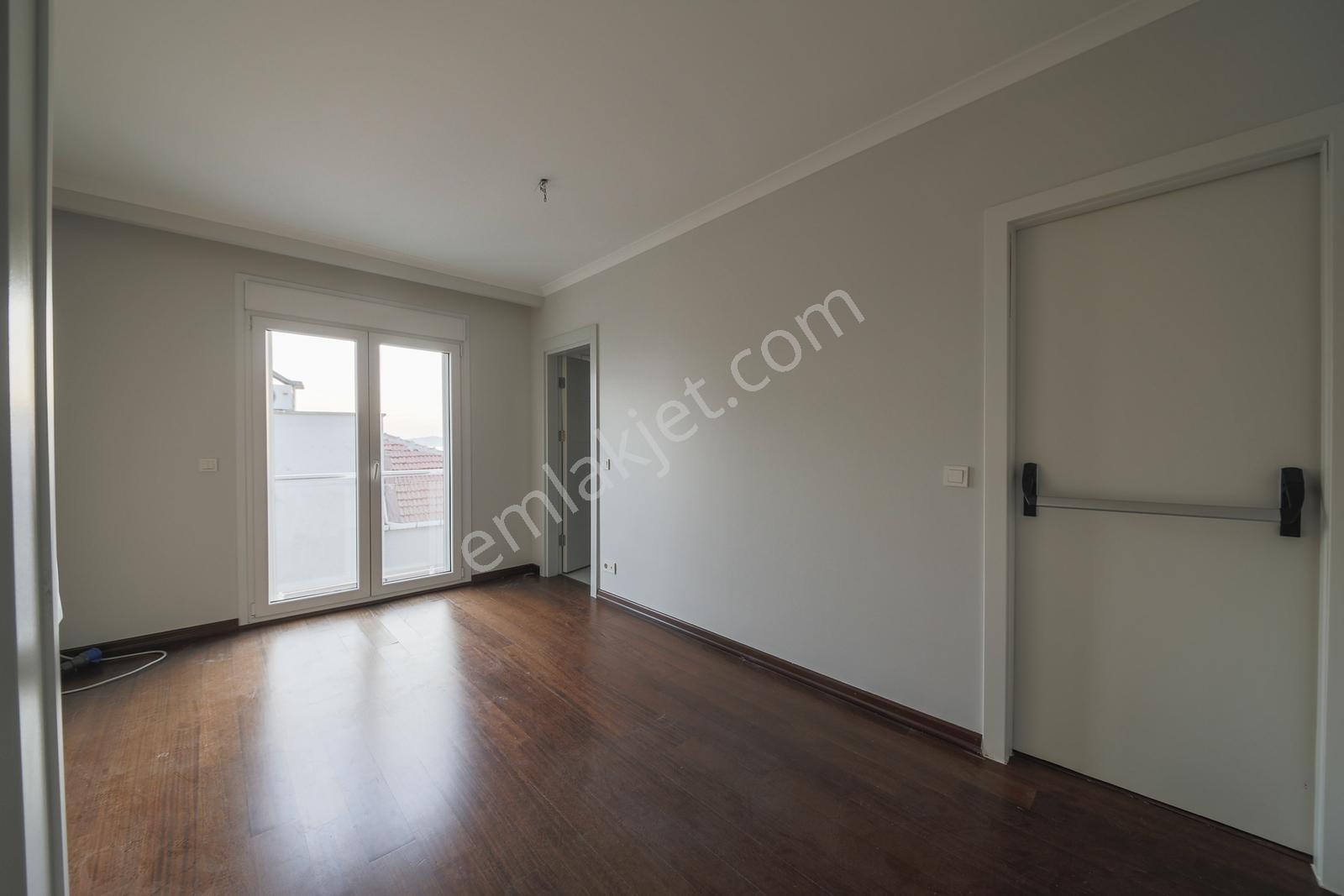 Bostancı Sahilde Deniz Manzaralı Kiralık 4+1 Dubleks Daire - Görsel 14