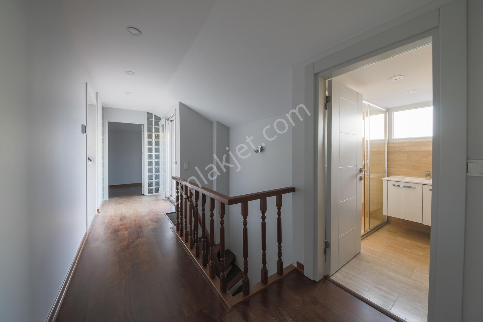 Bostancı Sahilde Deniz Manzaralı Kiralık 4+1 Dubleks Daire - Görsel 10