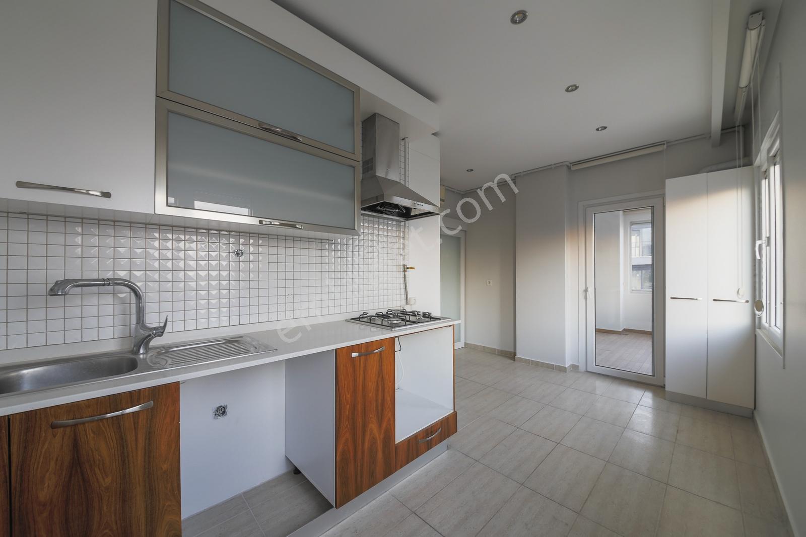 Bostancı Sahilde Deniz Manzaralı Kiralık 4+1 Dubleks Daire - Görsel 38