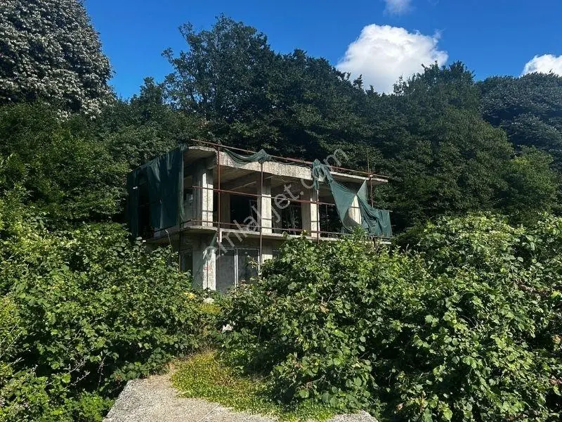 Mutluol Proje'den Anadolu Feneri'nde Satılık 3 Katlı Müstakil Ev