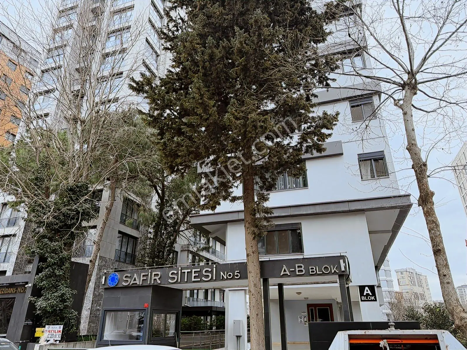 Mutluol Proje'den Bostancı Safir Sitesinde 2+1 Satılık Daire