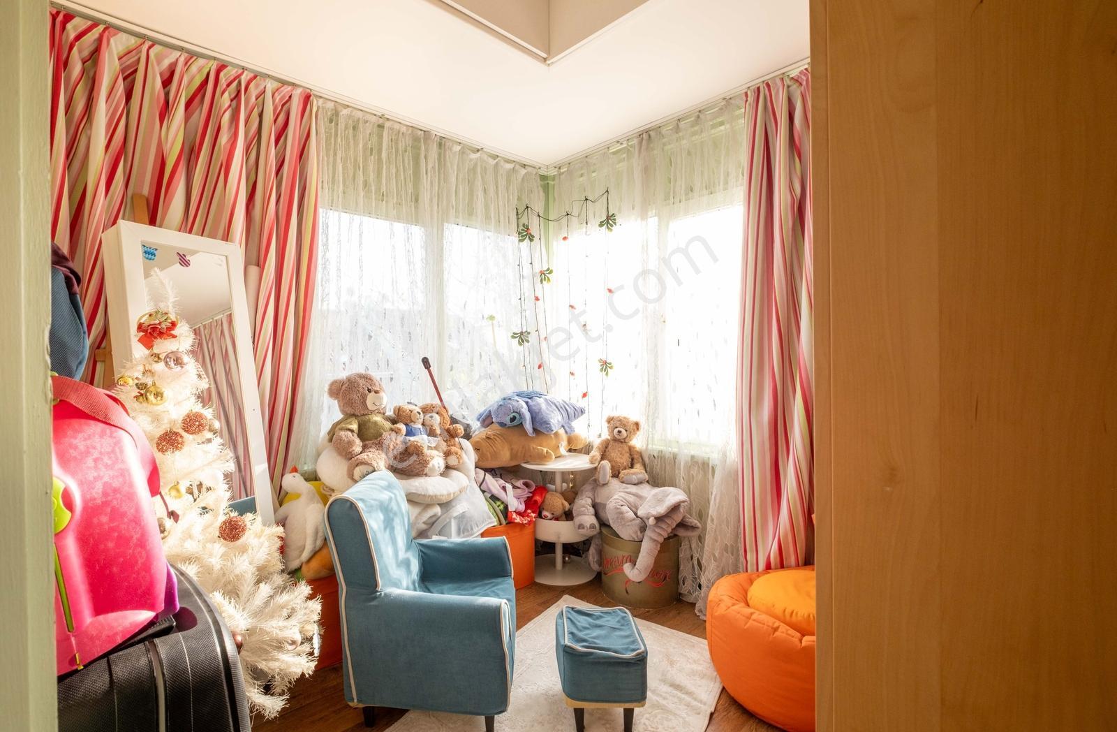 Mutluol Proje'den Bahçeşehir'de Müstakil Bahçeli 3 Katlı Villa - Görsel 10
