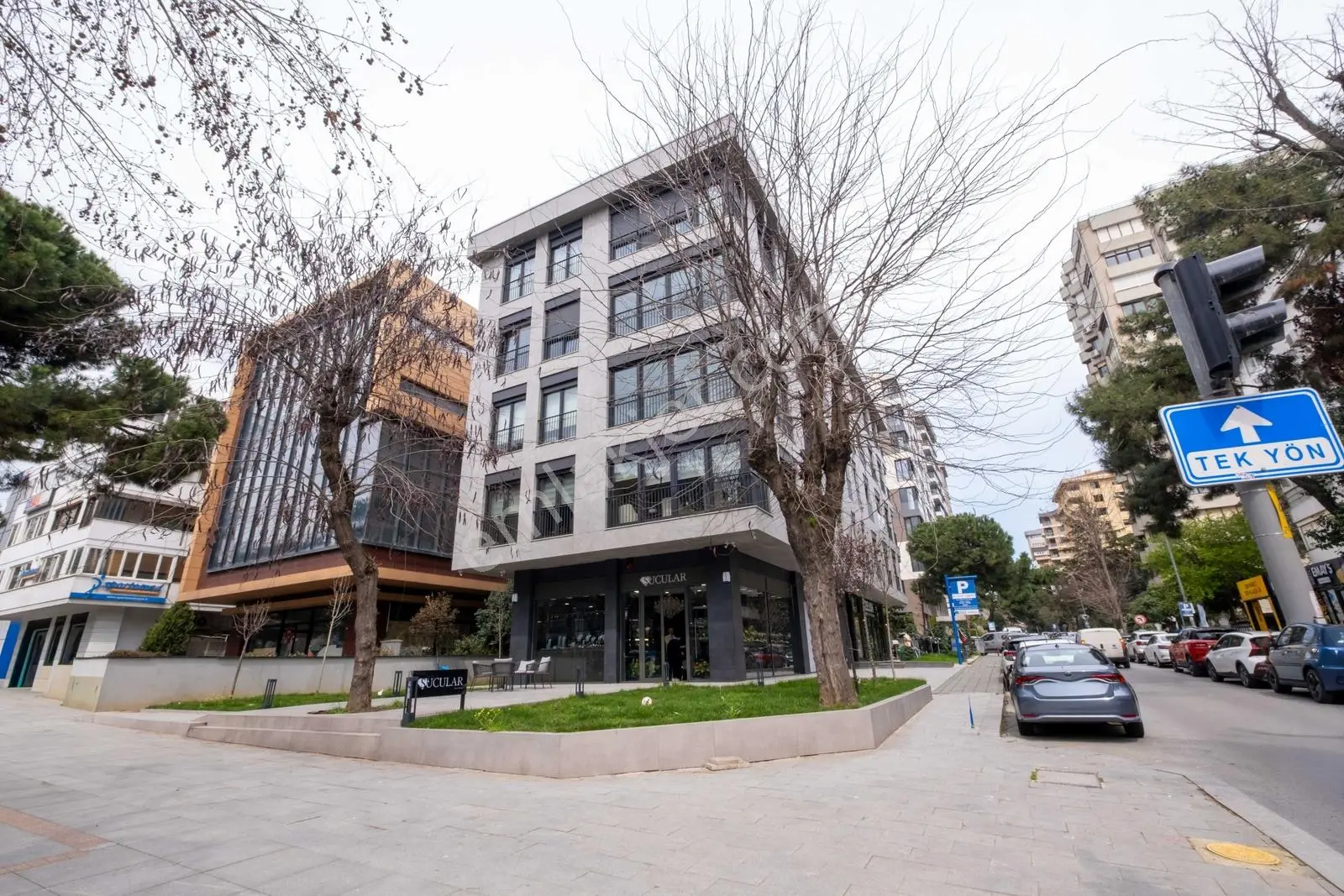 Suadiye Beymen'e Komşu Bağdat Caddesi Üzerinde 145 Net Satılık