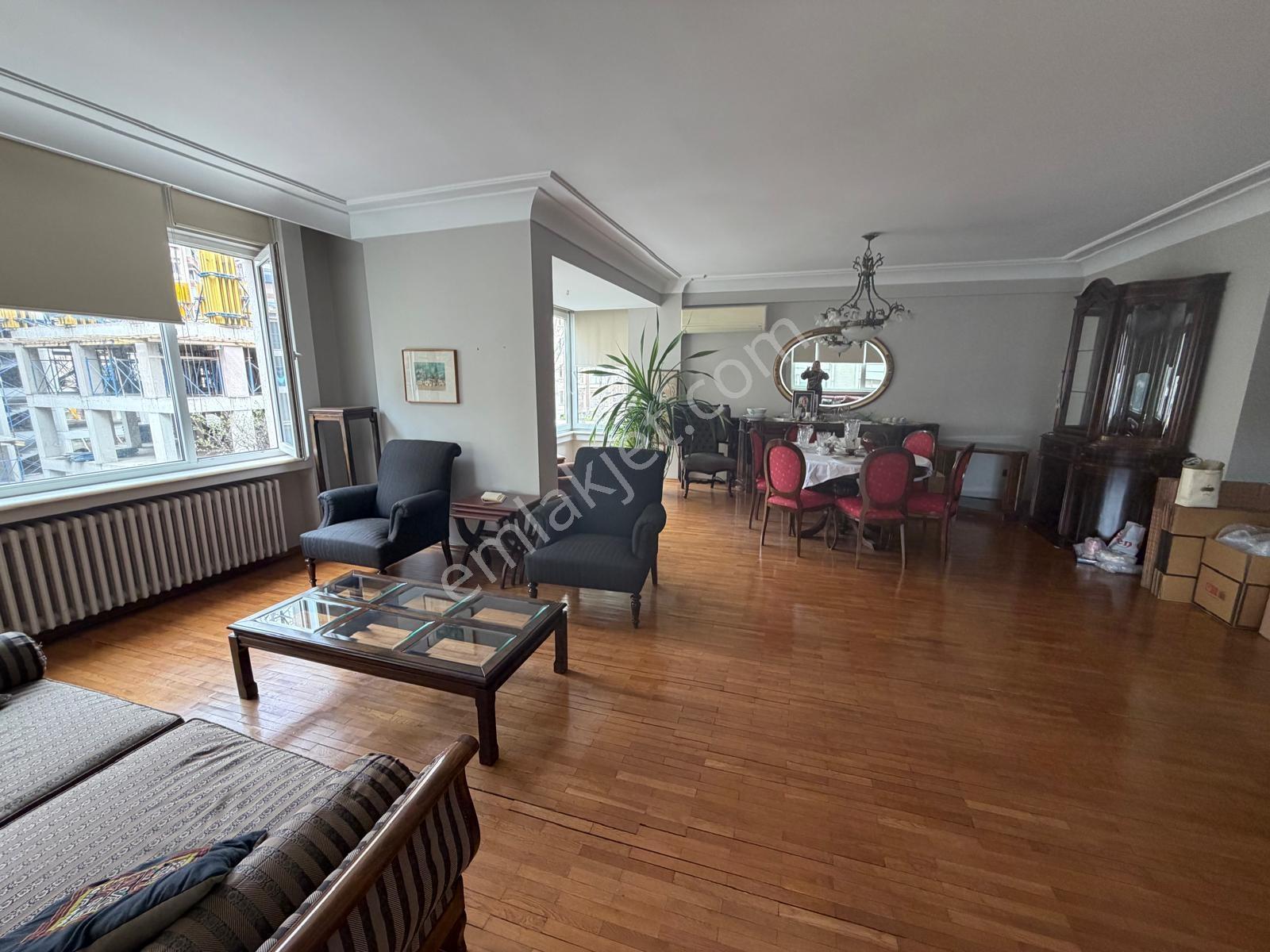 Caddebostan Büyük Kulübe Göztepe Parkına Yakın Kiralık 4+1 Daire - Görsel 23