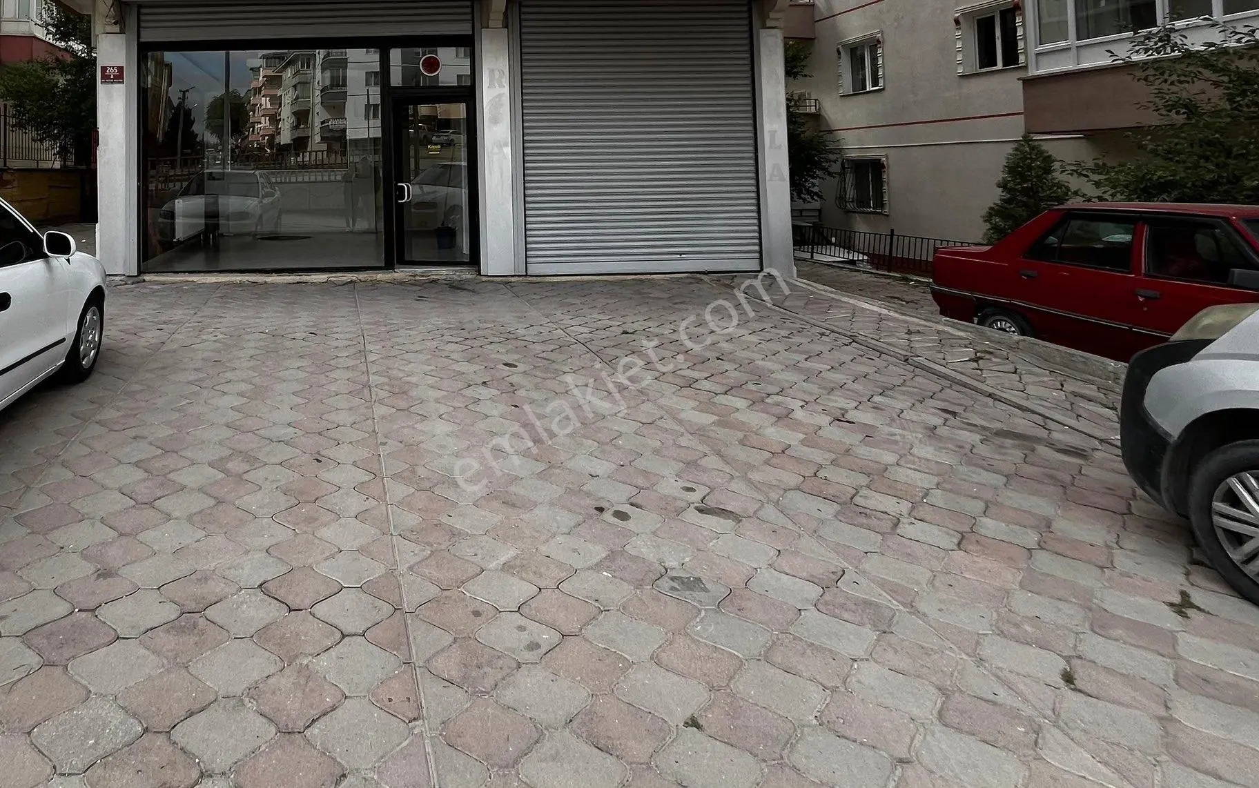 Satılık Cadde Üstü Dükkan - Görsel 2
