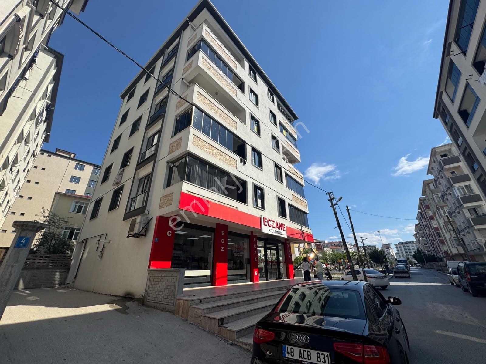Aşkanlar Yapı'dan Kiralık 2+1 Öncephe Daire Merkezi Konum'da