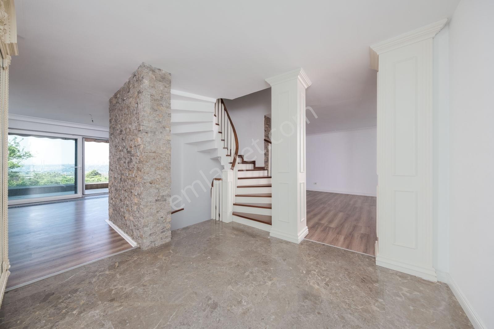 Çengelköy'de Boğaz Manzaralı Site İçinde Müstakil Bahçeli Villa - Görsel 12
