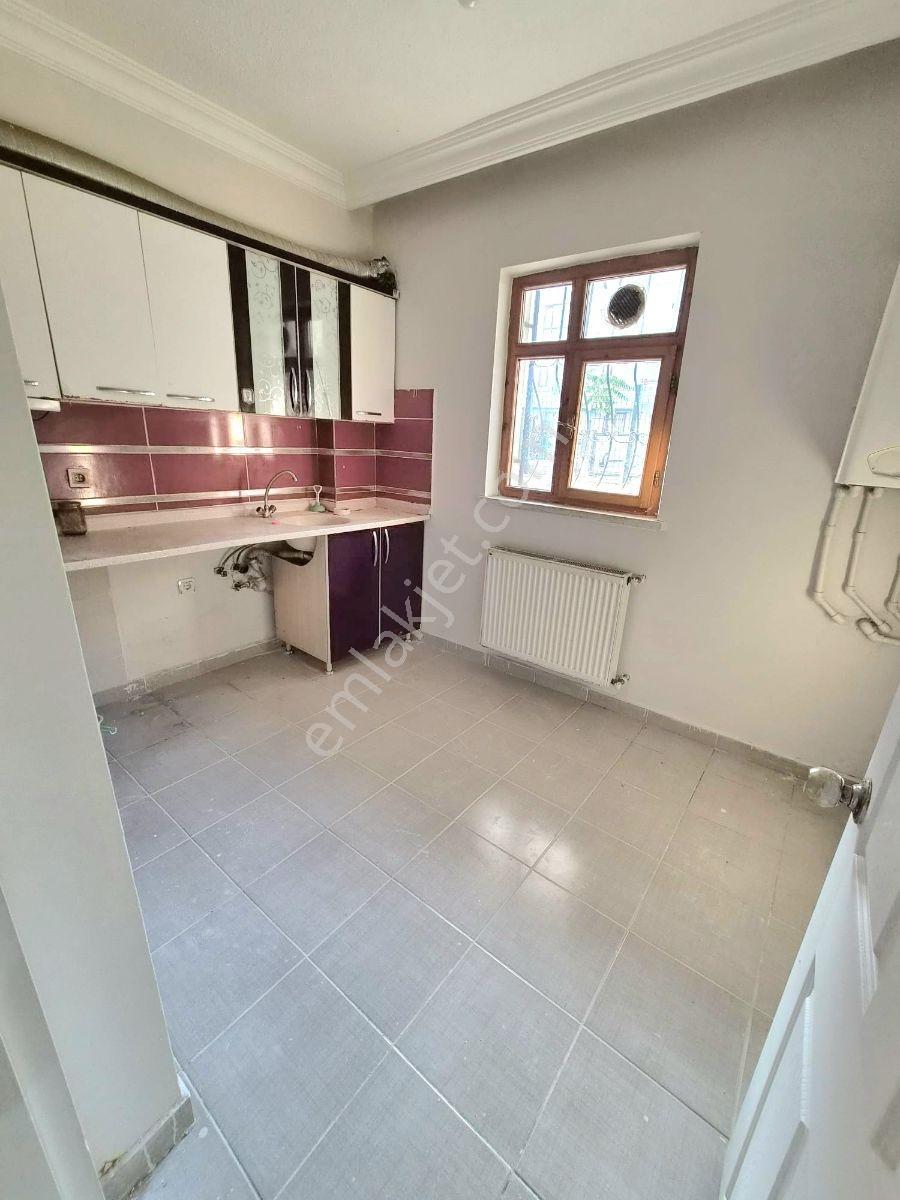 Etimesgutta 3+1 90 M² Bahçe Katı Fırsat Daire