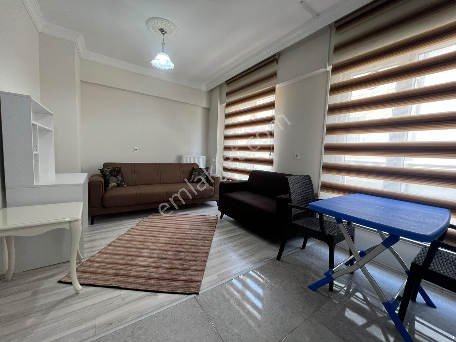 Bahçelievler Mahallesinde Yüksek Güvenliki Lüx 1+1 Eşyalı Daire