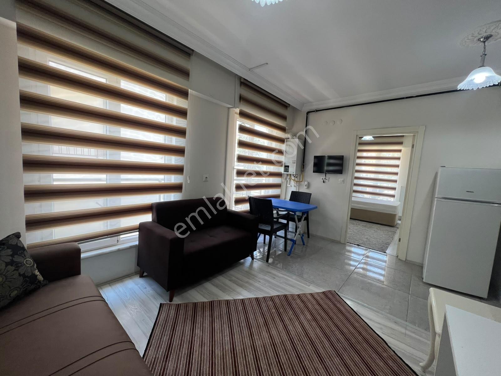 Bahçelievler Mahallesinde Yüksek Güvenliki Lüx 1+1 Eşyalı Daire - Görsel 5