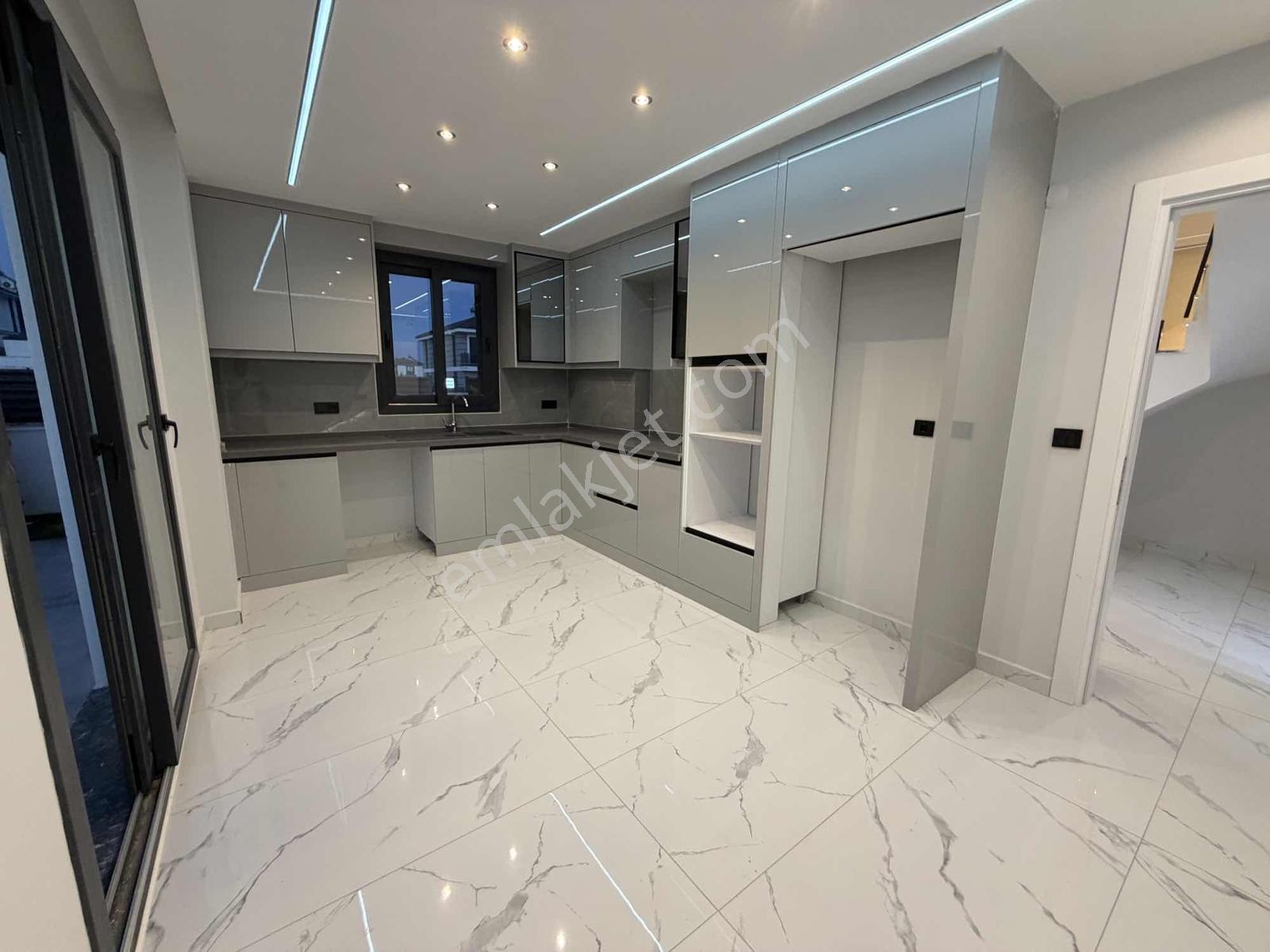 Didim'de 3+1 Ayrı Mutfaklı Tam Müstakil Lüks Villa - Görsel 22