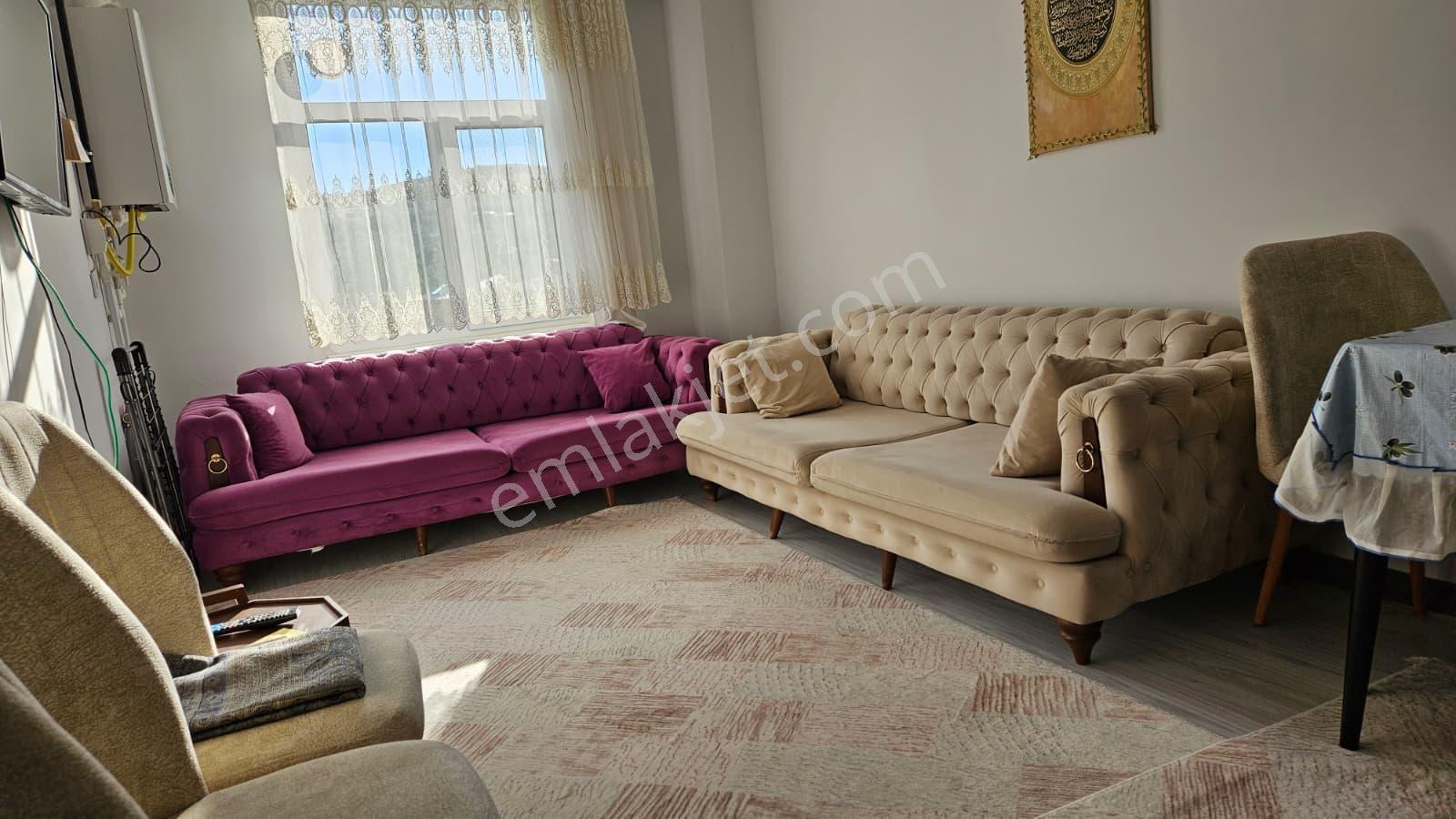 Gevaş Merkezde Satılık 1+1 Daire