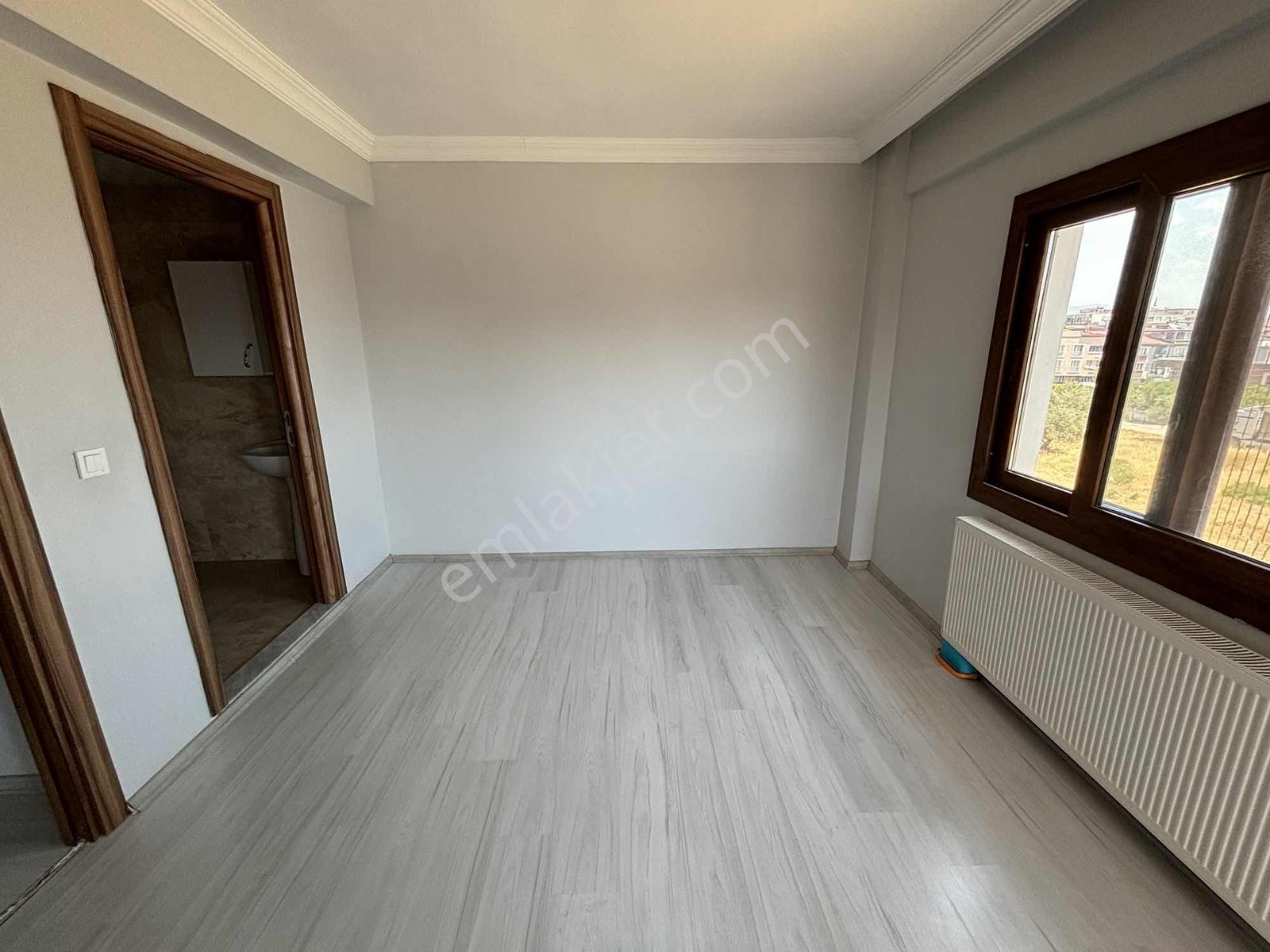 Site İçinde Kiralık 3+1 D.gazlı 140 M2 Ebeveyn Banyolu Daire - Görsel 8