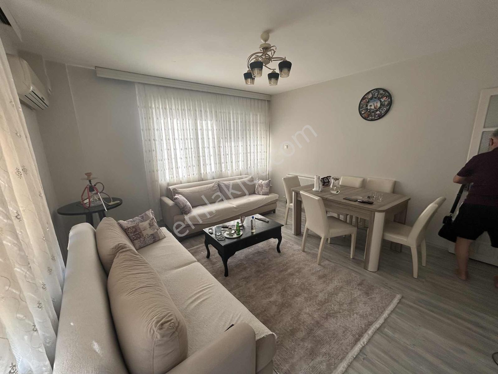 Kuşadası Merkezde Doğalgazlı Eşyalı Kiralık 3+1 Ara Kat Daire - Görsel 20