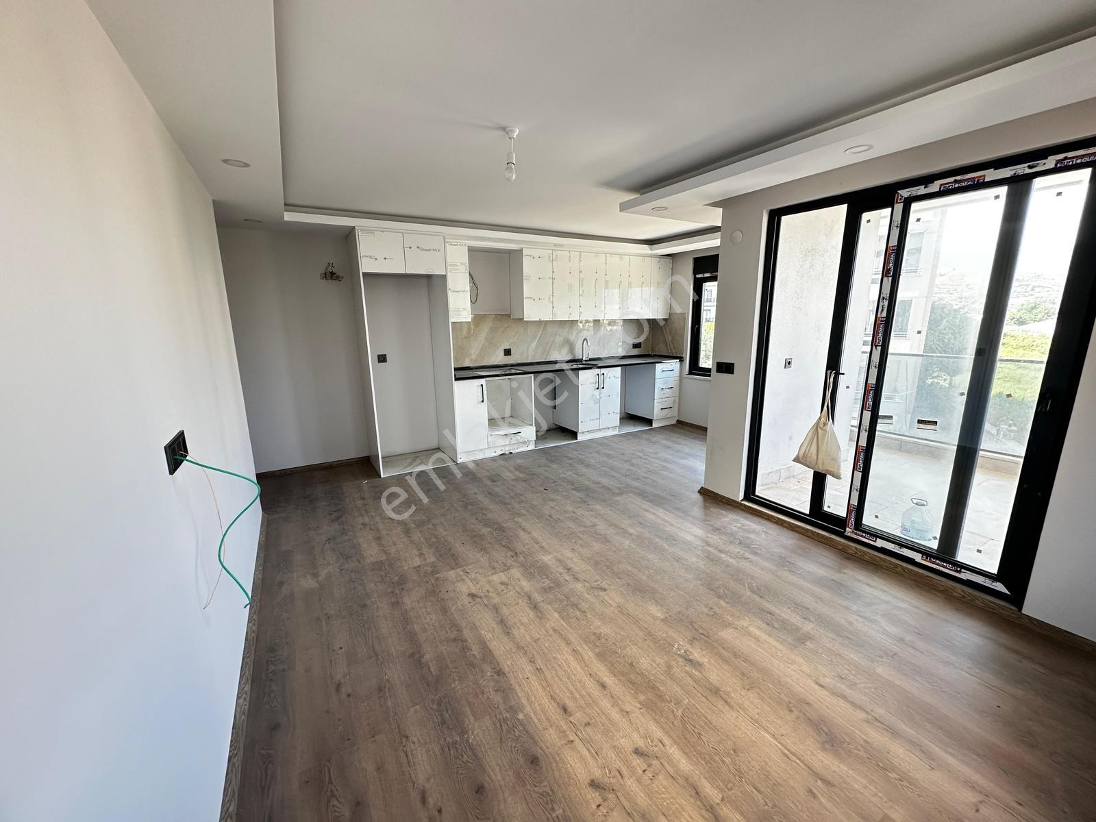 Merkezi Konumda | Havuzlu Sitede Sıfır 2+1 Daire - Görsel 6