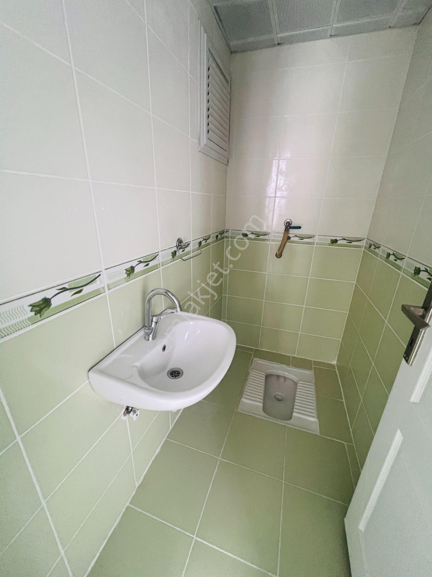 Merkezi Konumda Kiralık 3+1 Toplu Taşımaya Yakın Bakımlı Daire - Görsel 15