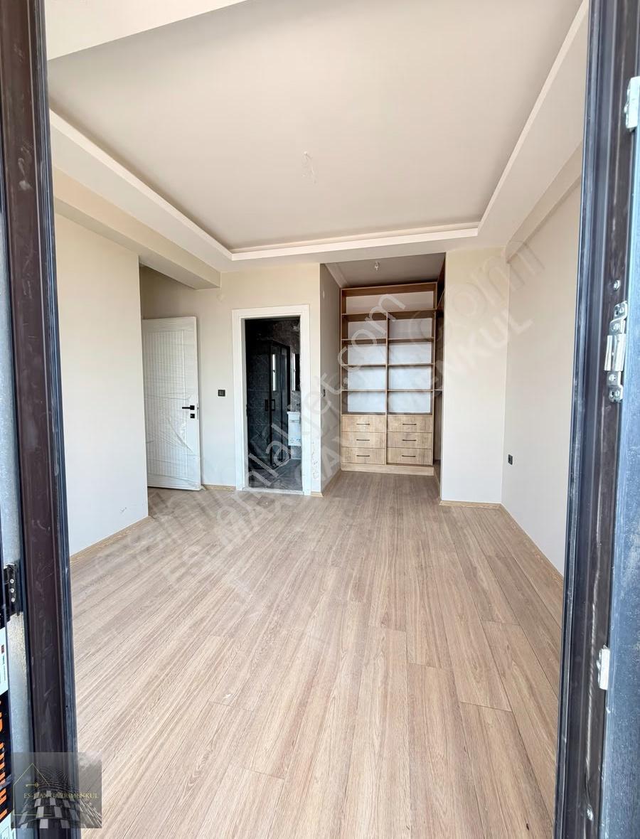 Gemlik Manastır'da Havuzlu Sitede Sıfır Ara Kat Kiralık (3+1) - Görsel 17
