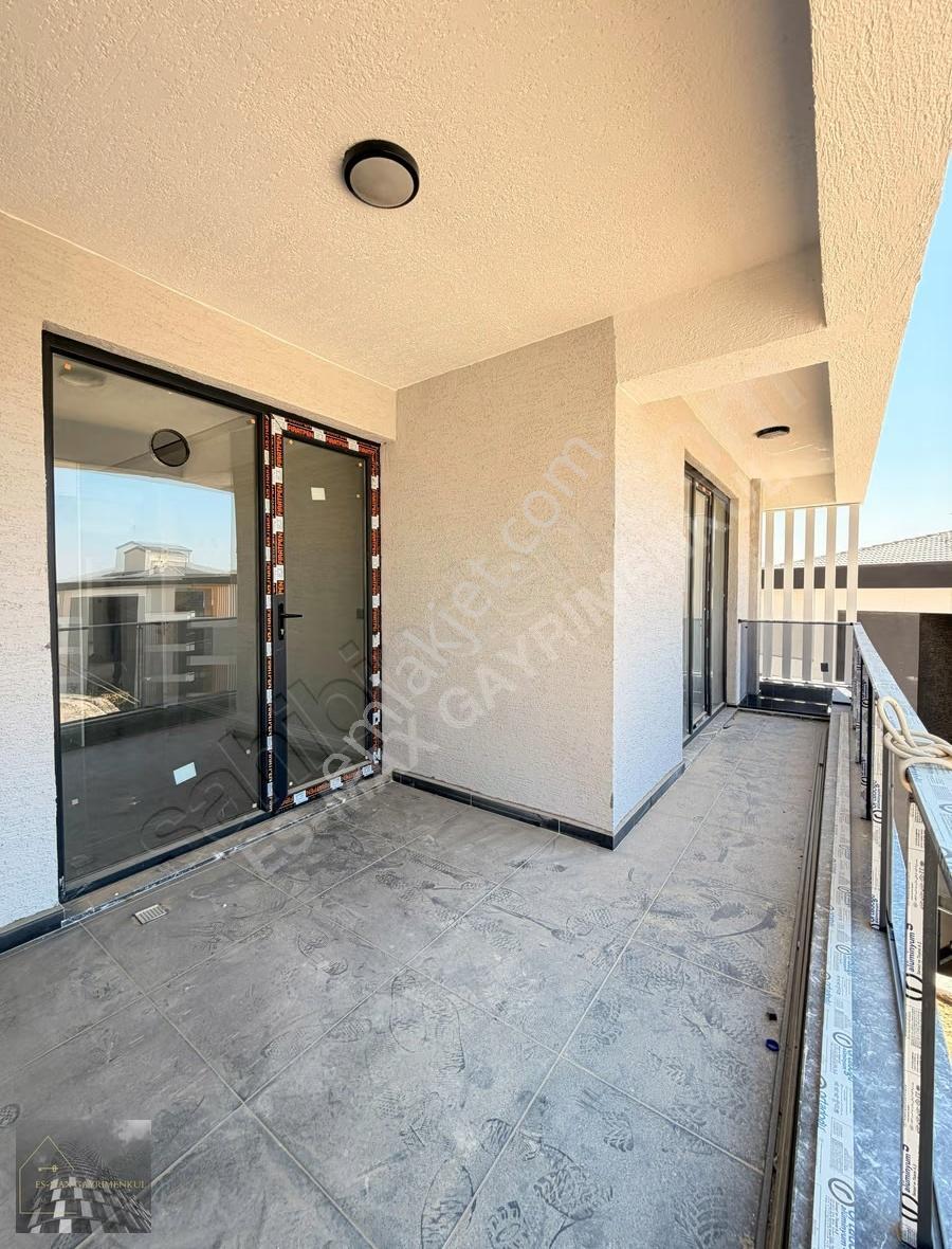 Gemlik Manastır'da Havuzlu Sitede Sıfır Ara Kat Kiralık (3+1) - Görsel 2