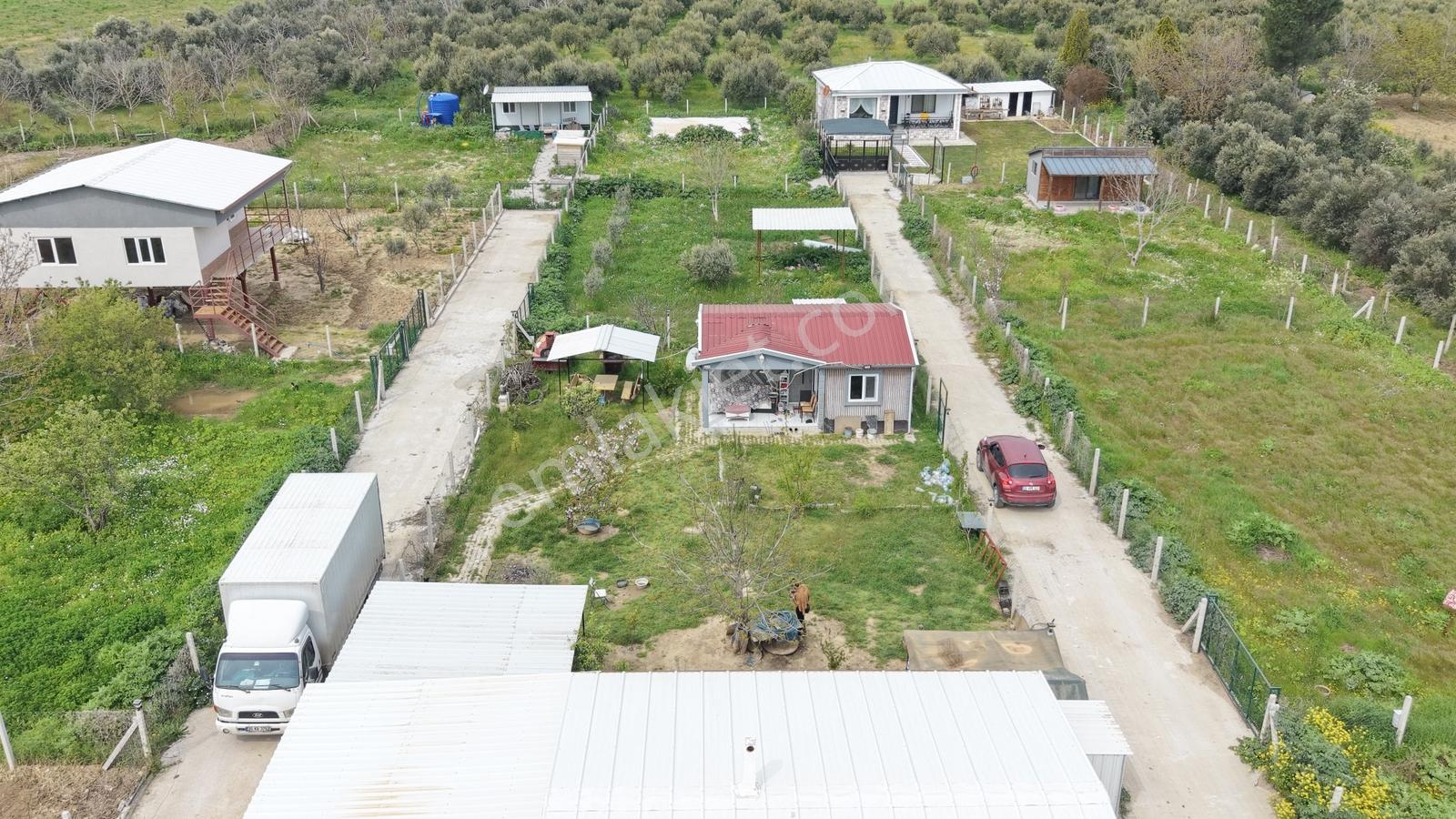 Kemalpaşa Armutlu Satılık Elektrik Suyu Hazır 482 M² Bahçeli Ev