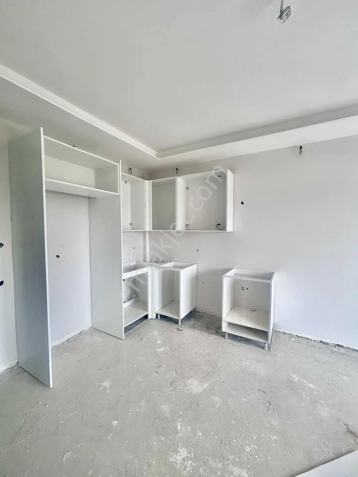 Mersin Eski Mezitlide Satılık 1+1 Daire