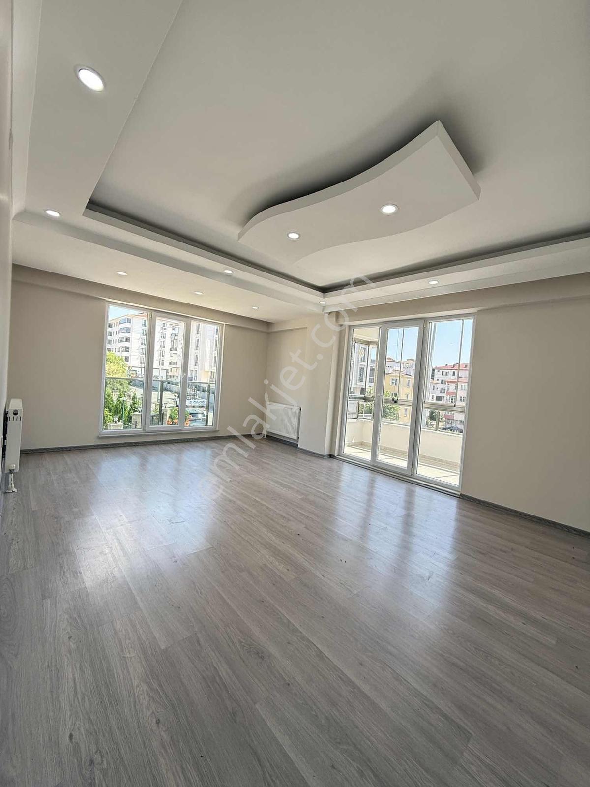 Akkaya İnşaattan Rumelide Geniş Balkon Ankastre Kullanışlı 2+1
